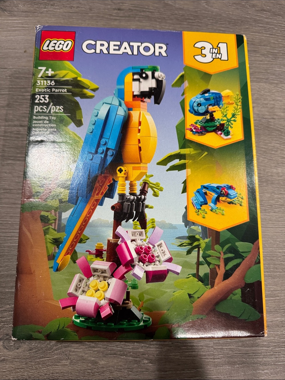 Lego 31136 Creator Exotic Parrot Building Set